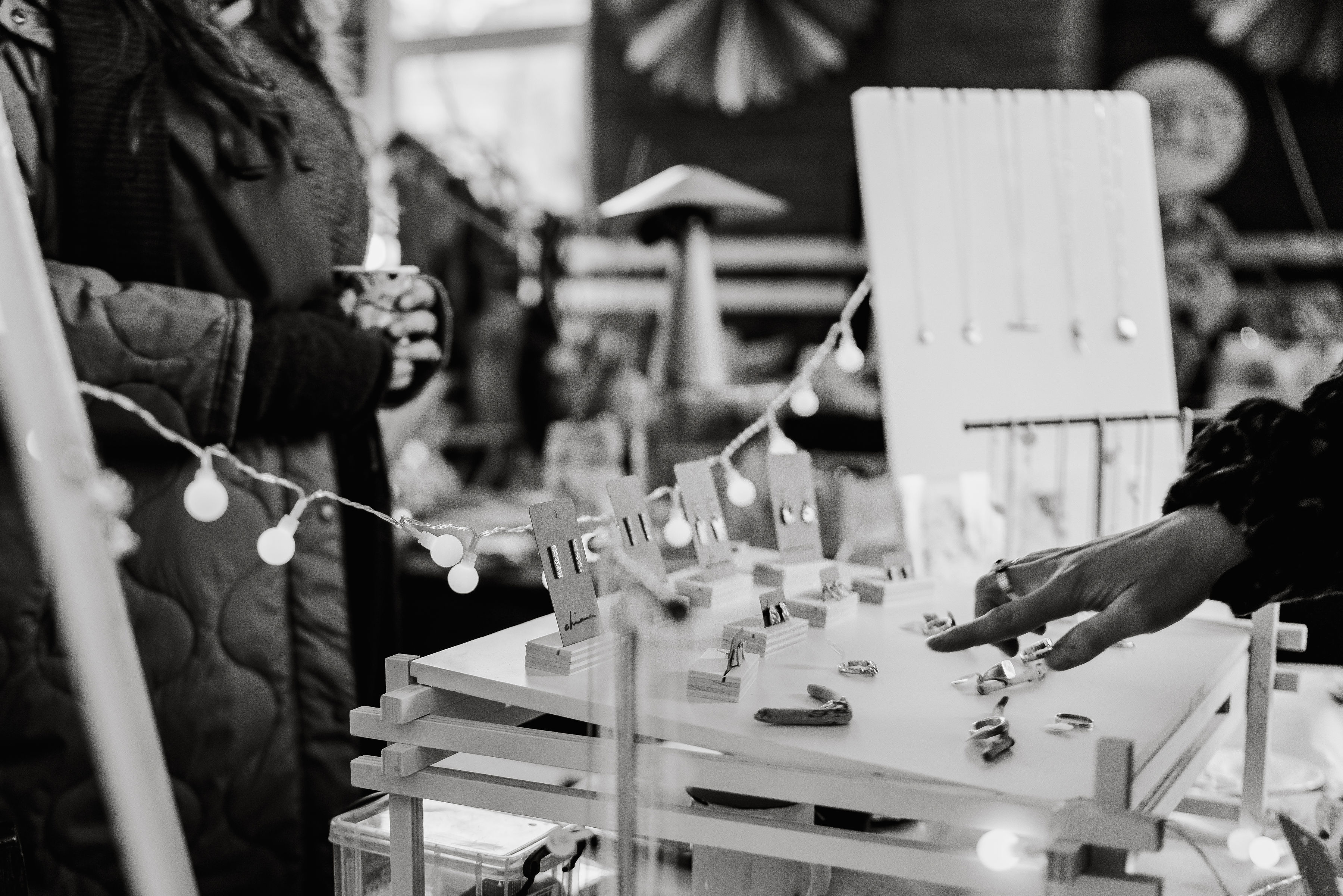 1696282257632 7R301788