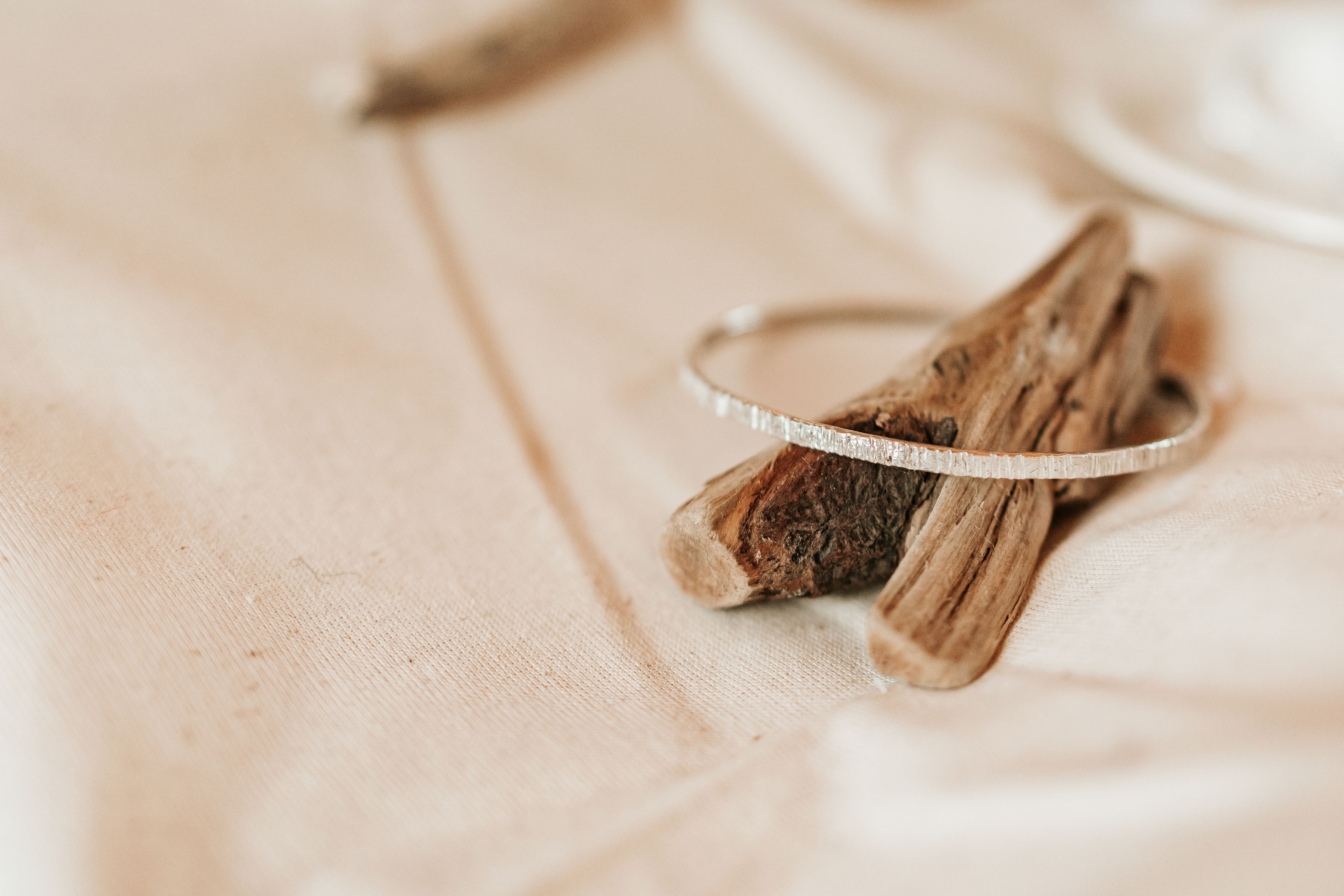 1696282261072 7R301817