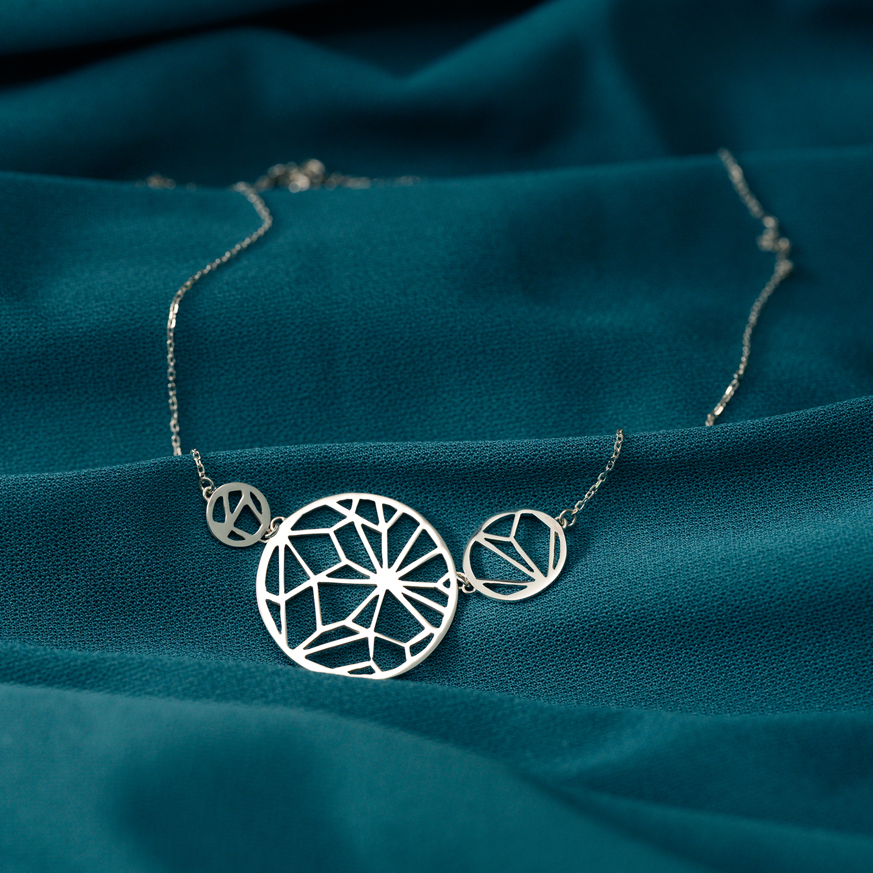 Triple necklace a